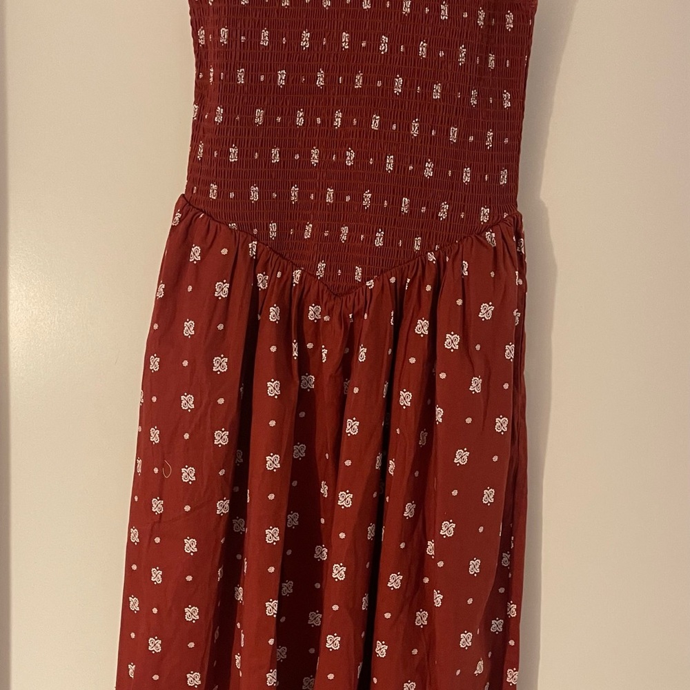 Wayf Rust Midi Dress with Cream Floral Pattern